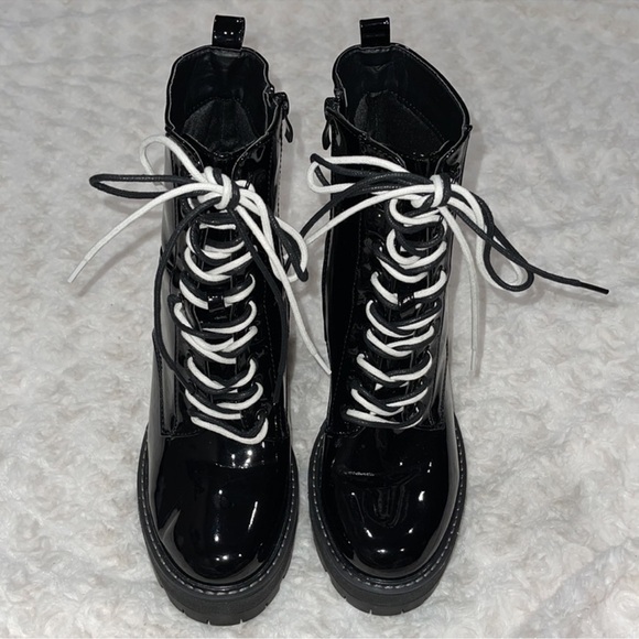 AlIT Patent Leather Block Chunky High Heel Boot. Size 9 black and White laces. - Picture 5 of 16